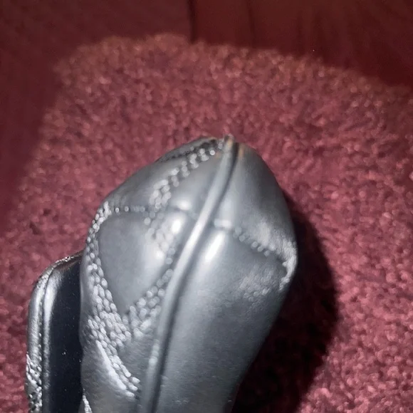 Elegant Black Quilted Clutch - Picture 5 of 8